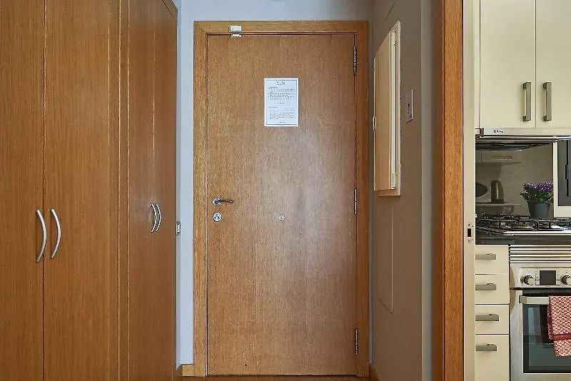 Ainb Sagrada Familia Apartments Barcelona 0*,